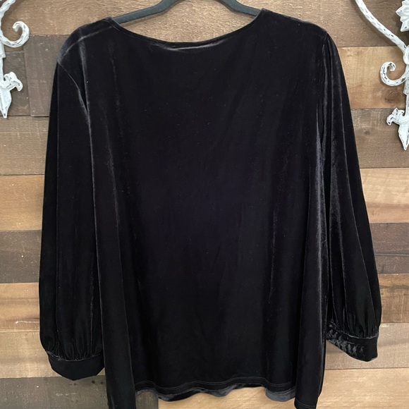 Calvin Klein Women's Black Velvet Top - Picture 5 of 10
